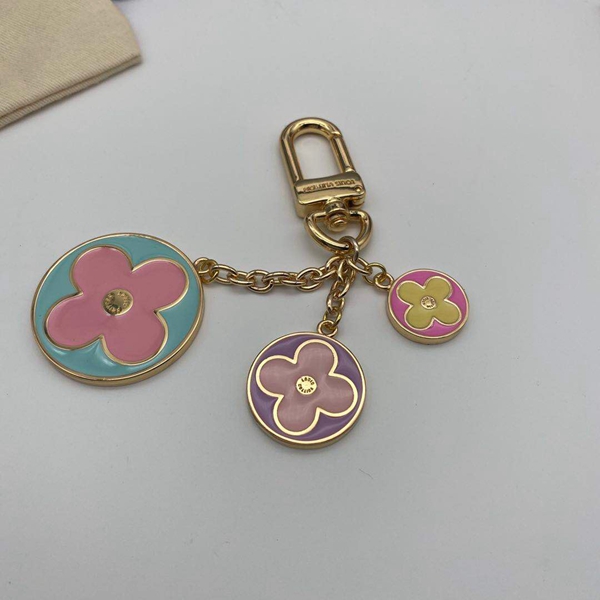 ブランドキーホルダー背面デザイン